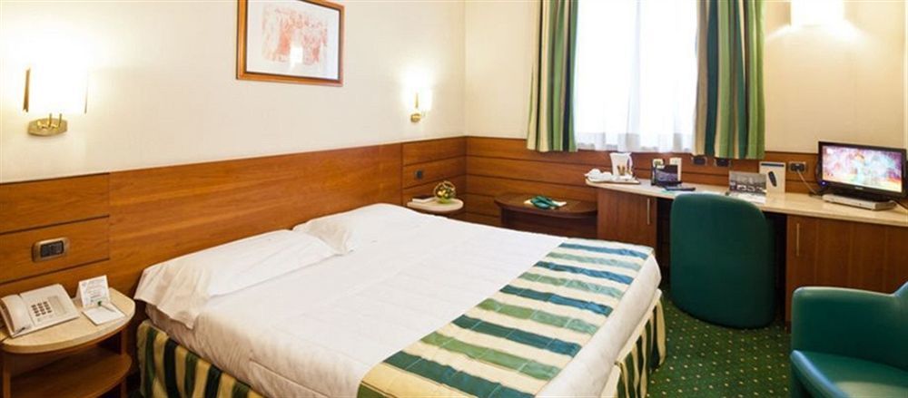 לידו די קלאסה Hotel Mirage מראה חיצוני תמונה